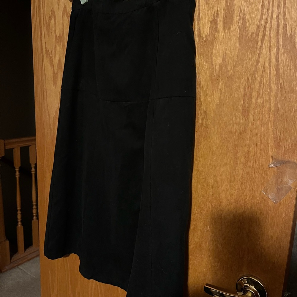 Joan Rivers black suede-like polyester skirt